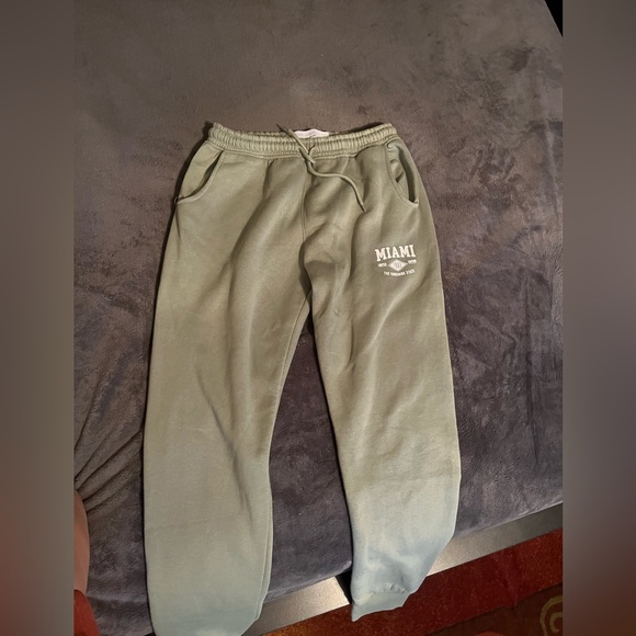 basic joggers - Picture 2 of 2
